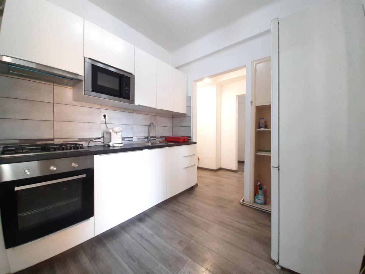 Four Rooms Apartment Central บูคาเรสต์ ภายนอก รูปภาพ