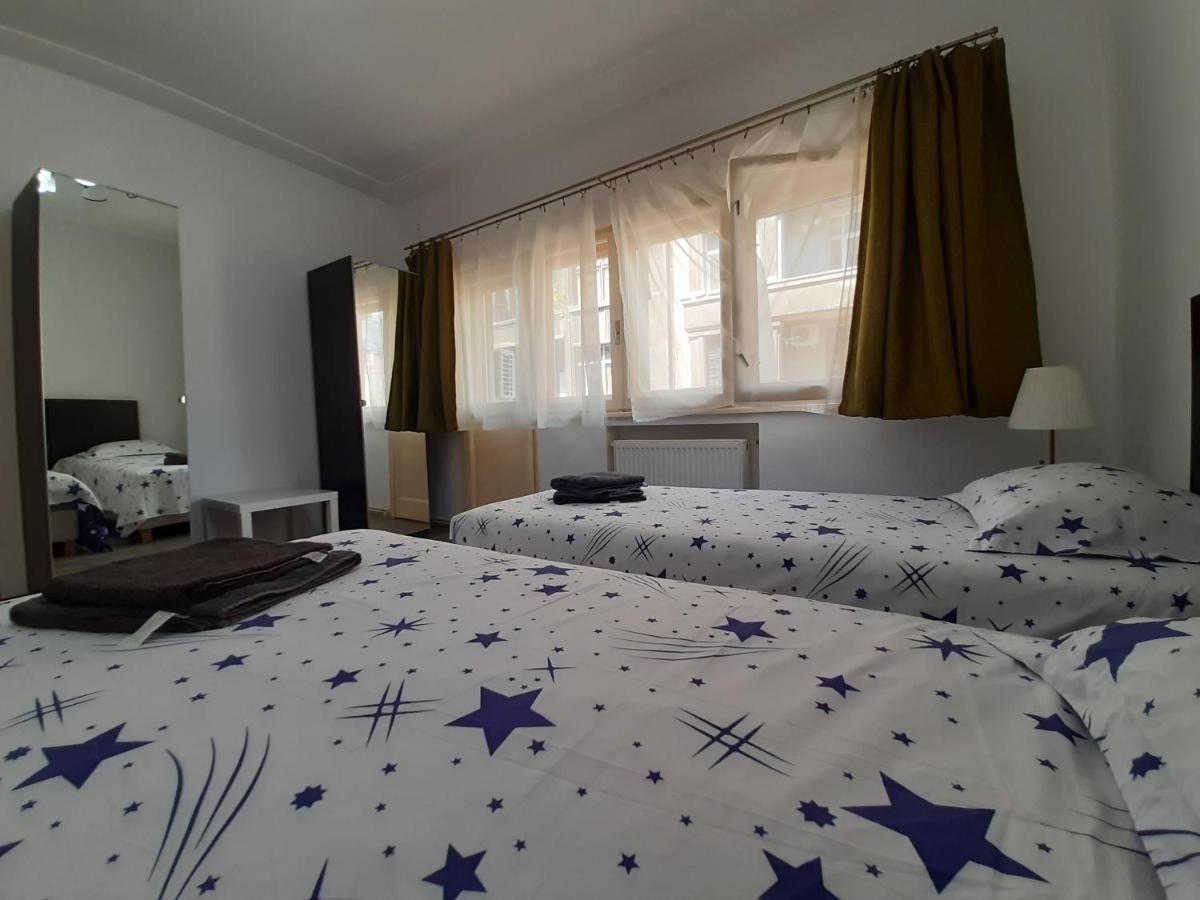 Four Rooms Apartment Central บูคาเรสต์ ภายนอก รูปภาพ