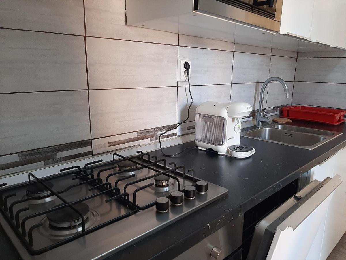 Four Rooms Apartment Central บูคาเรสต์ ภายนอก รูปภาพ