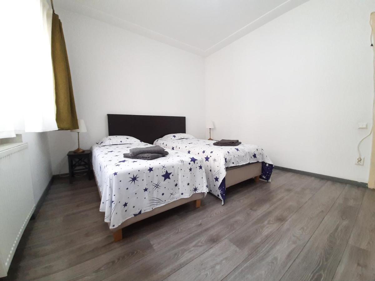 Four Rooms Apartment Central บูคาเรสต์ ภายนอก รูปภาพ
